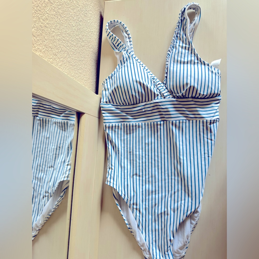 Lauren swimming suit